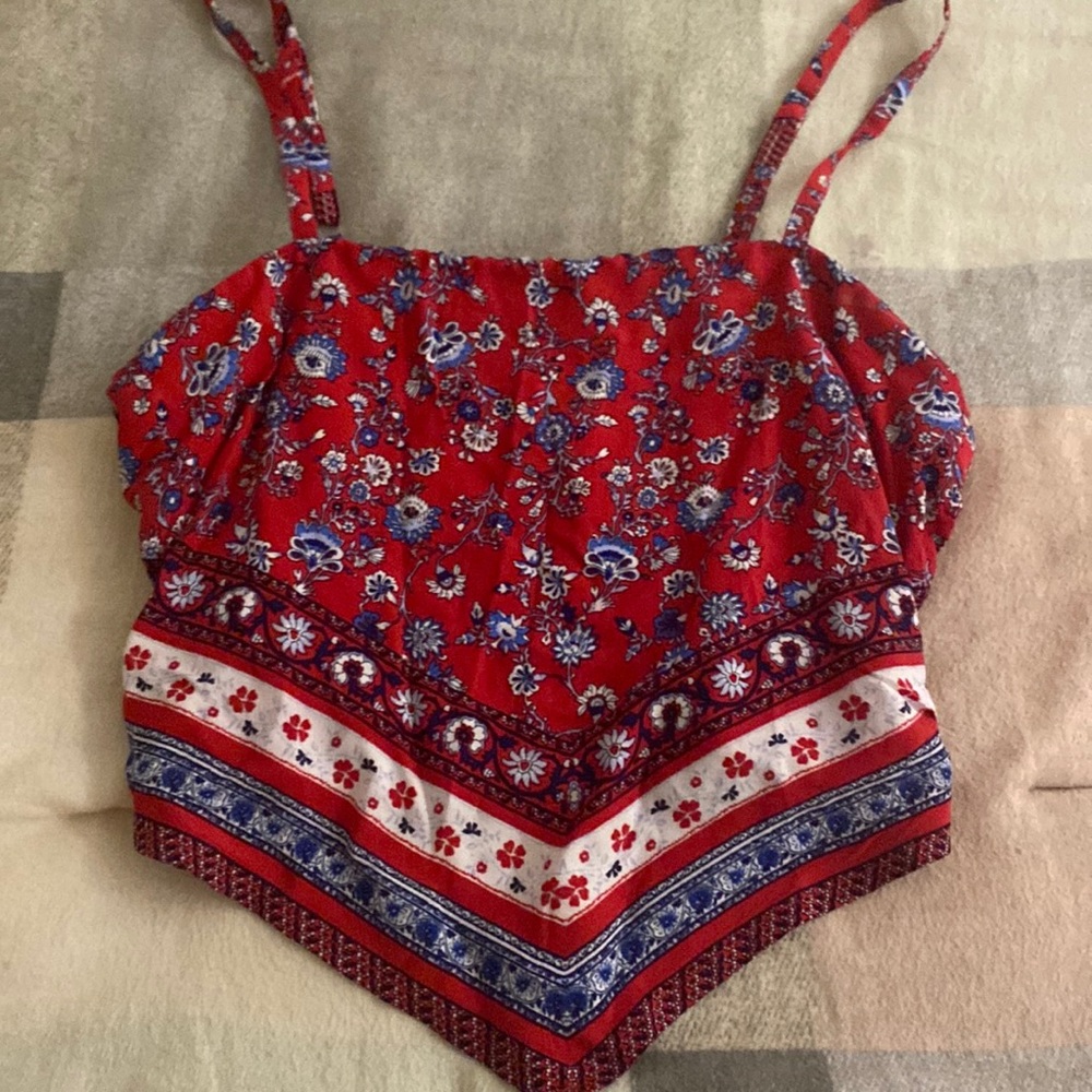 No boundaries 2 piece red white and blue floral crop top with skort.